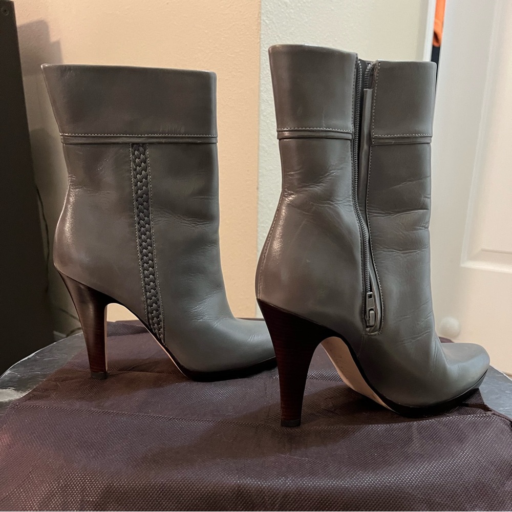 Very Gently Used COLE HAAN grey high heeled ankle boots size 7.5